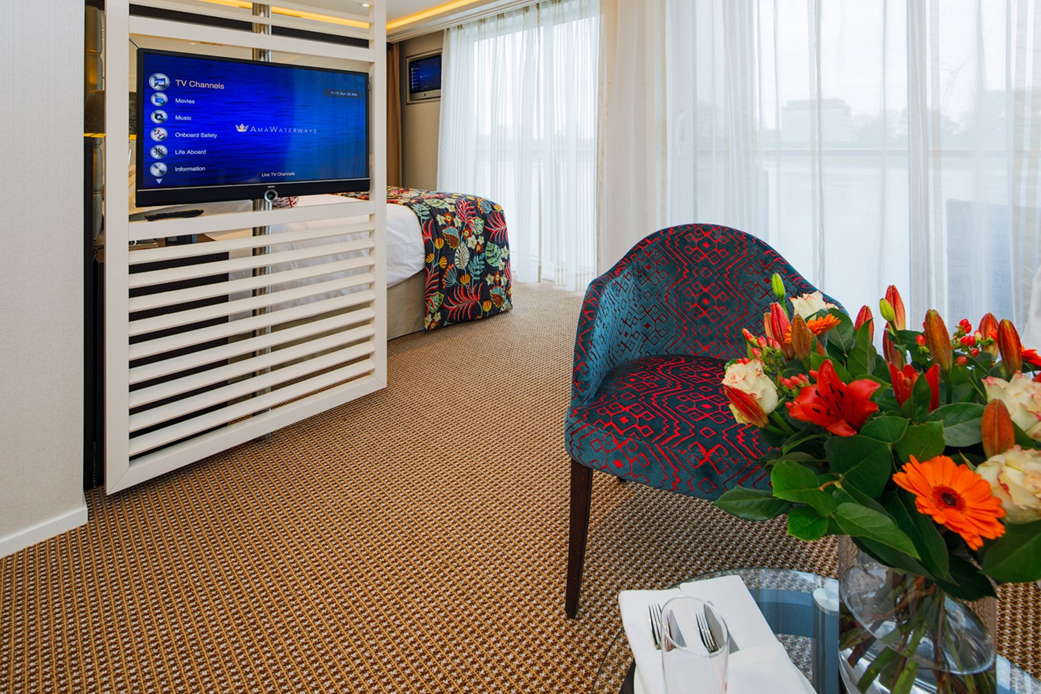 AmaWaterways AmaKristina Accommodation Suite 2.jpg